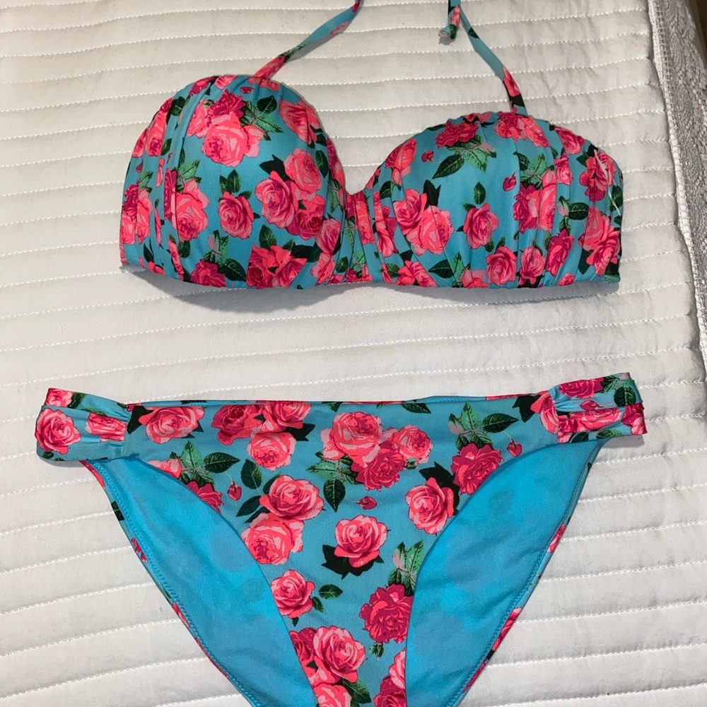 H&M floral bikini never worn